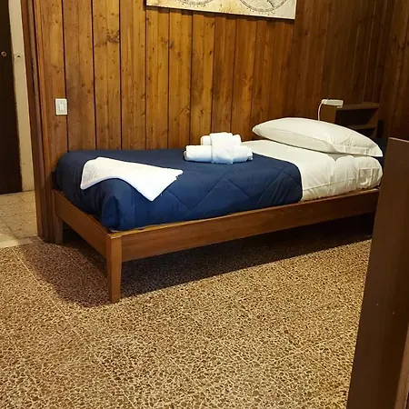 Mansarda Romantica Πανσιόν 3*